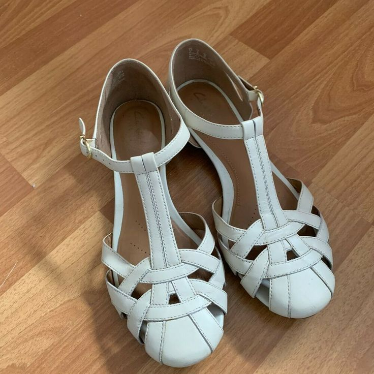 CLARKS HENDERSON LUCK WOMENS UK SIZE 5 5 D CREAM SANDALS FLATS VINTAGE 